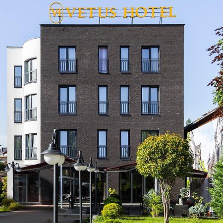 Vetus Hotel Prishtine Bagian luar foto