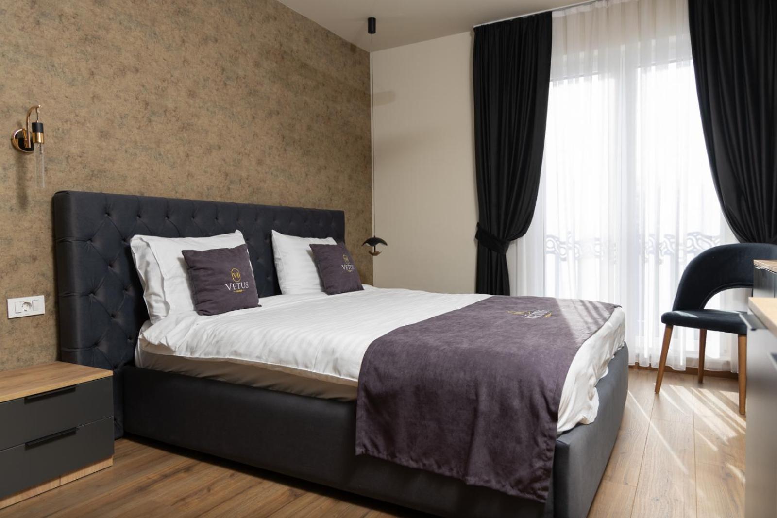 Vetus Hotel Prishtine Bagian luar foto