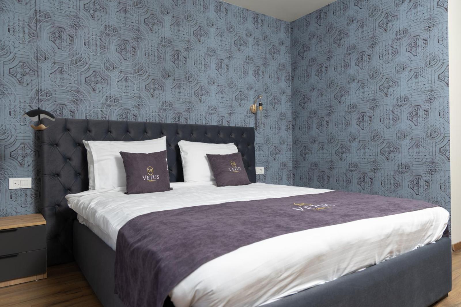 Vetus Hotel Prishtine Bagian luar foto