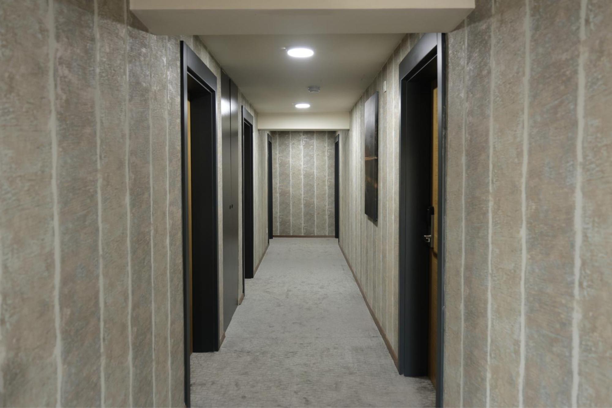 Vetus Hotel Prishtine Bagian luar foto