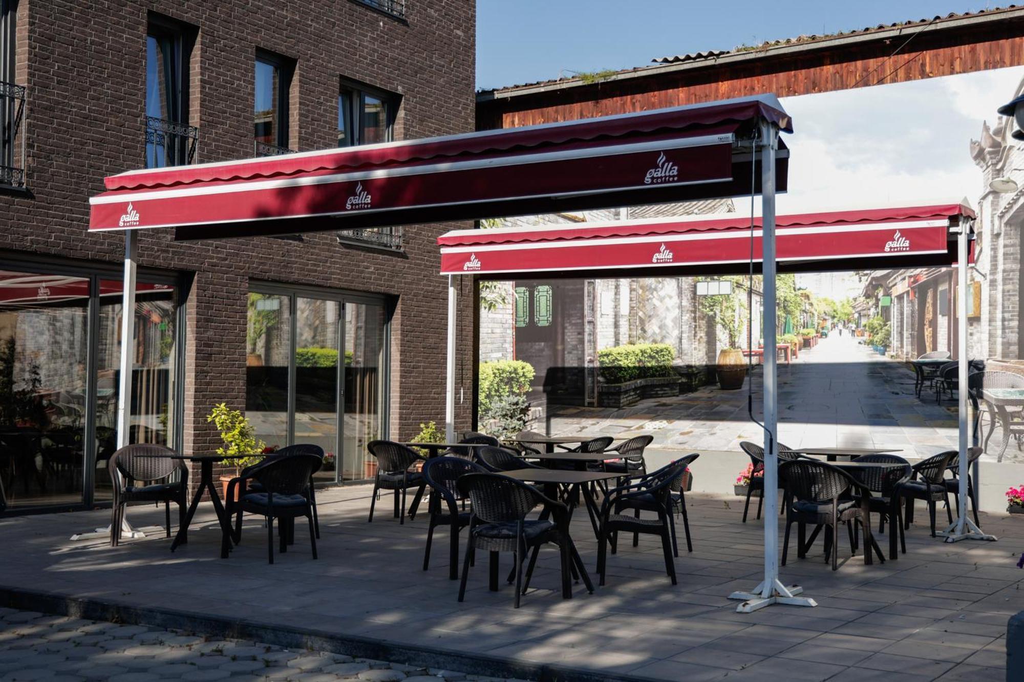 Vetus Hotel Prishtine Bagian luar foto