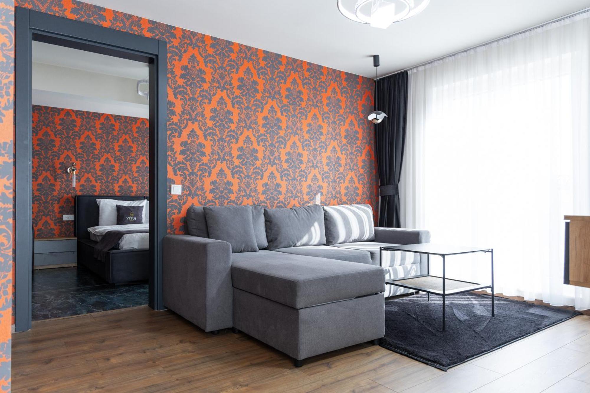 Vetus Hotel Prishtine Bagian luar foto