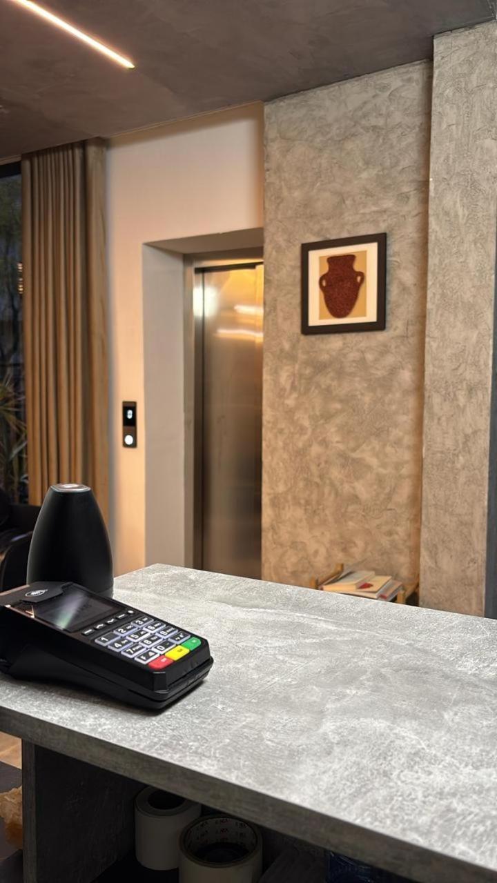 Vetus Hotel Prishtine Bagian luar foto